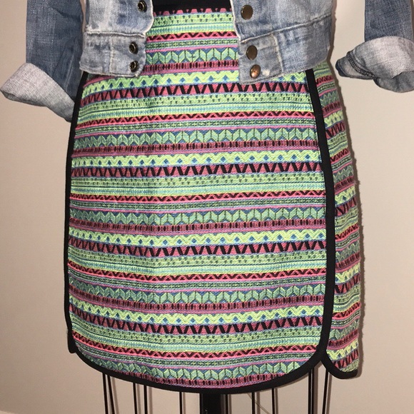 NWT Blue Rain Aztec patterned skirt ▪️sz M - Picture 3 of 8